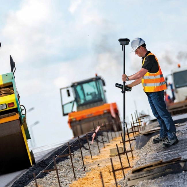 GNSS приёмник LEICA GS18T LTE&UHF (расширенный) GNSS приёмник LEICA GS18T LTE&UHF (расширенный)