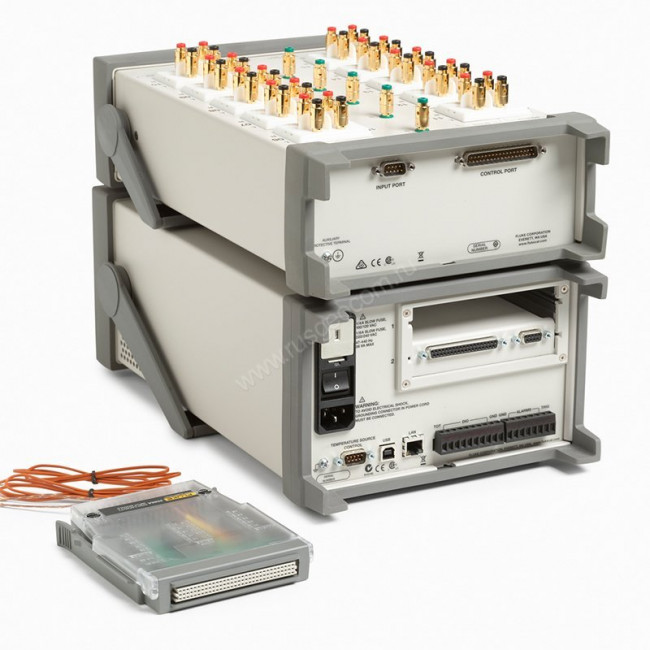 Прецизионный калибратор температуры Fluke 1586A/2DS 220/C Прецизионный калибратор температуры Fluke 1586A/2DS 220/C